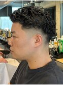 1651黒髪ツーブロック刈り上げフェードツイストスパイラルパーマ