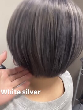アーチフォーヘア 心斎橋店(a-rch for hair) シルバー×ショートボブ
