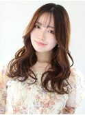 ガーリーな顔まわりレイヤーゆる巻きロング×ラテブラウン