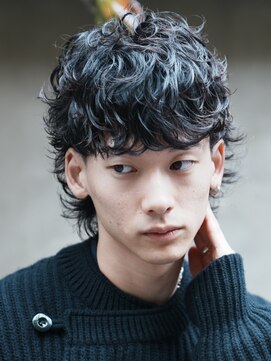 フィフス 札幌大通(fifth) 大通スペインカール刈り上げフェード海外風ヘアメンズパーマ強め