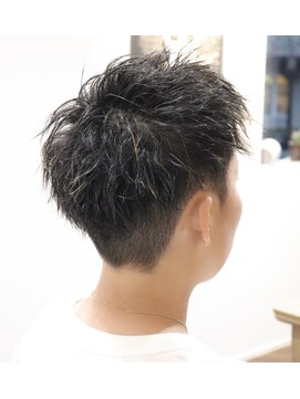 ウィスカーヘアー(whisker hair) ツイストショート