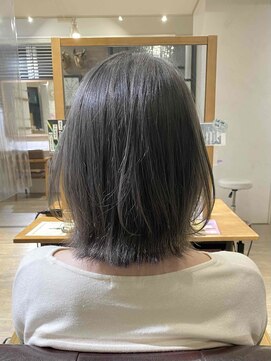 ヴァンクシー バイ ルナ(VANKCY by Luna) カーキグレージュ ボブルフ 黒髪 ウルフ くびれヘア 前髪