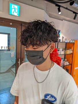 コワファーストナガサキシャンプーボーイ(COIFF1RST NAGASAKI SHAMPOO BOY) vマッシュ×波巻きスパイラルパーマ