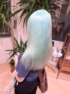 アウラ(AURA) ハイトーンカラーベージュカラーシルバーカラー