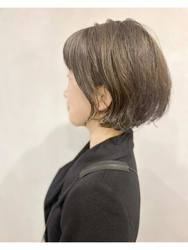 ラトリエコンタン(L´atelier Content) 【LatelierContent yumi】毛量多めの味方！ボブ！