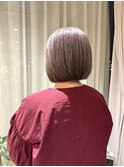 脱白髪染め ハイライトで魅せる透明感ボブ