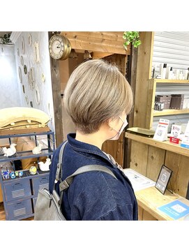 エヌ(N) 刈り上げショート