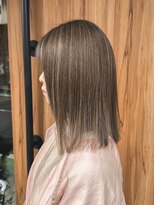 エルナ(ELNA)&nbsp;脱白髪染め!シャンパンベージュ×ミディアムストレート