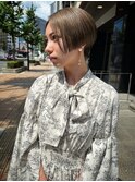 blonde/short