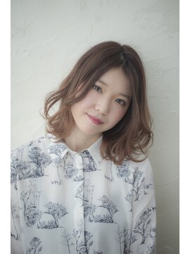 ヘアーミューズ リベロ(hair muse Livero) 【Livero】ランダムカール×ふんわりミディ 1