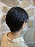 30代40代外ハネボブ耳だしショートマニッシュショート