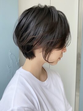 ビュー フクオカ(VIEW FUKUOKA) 美髪にオトナかわいいホワイトグレージュネビージュショートボブ