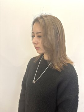 ゼンドットカラスマ(Zen.karasuma) ピンクベージュ×外ハネミディアム20代30代40代