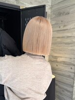 ヲタク(wotaku.)&nbsp;ミルクティーベージュハイトーンボブ切りっぱなしボブブリーチ