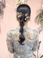 サロン ド ユーア(salon de yuua) 暗髪にもおすすめ 大人ヘアアレンジ 結婚式 タイトアレンジ