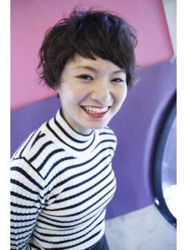 ブーケ(BOUQUET) 黒髪ショートもパーマで女性らしくカジュアルな雰囲気に