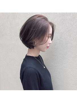 マウロア(MAULOA) "透け感カラー×抜け感丸みレイヤーボブ"ayumi