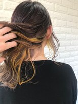 ホワイト(WHITE HAIR@NICOLA)&nbsp;インナーカラーイエローデザインカラービビットイエロー