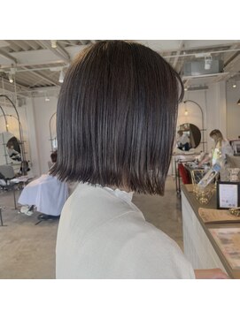 ジジ フルアヘッド(Gigi fullahead) ラベンダーグレージュ×パツっとボブ*