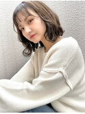 大人可愛い抜け感グレージュ