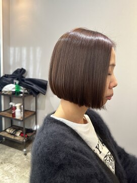 ワ ヘアー(wa-hair) 大人斜めバング切りっぱなしショートボブ髪質改善グレーベージュ