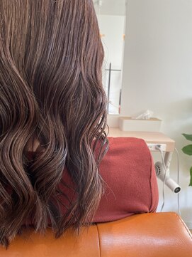 メゾンフォーユー 宇都宮店(maison4u) ピンクベージュON白髪ぼかしハイライト