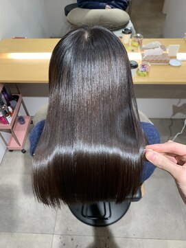 リズ(Lis.) 美髪髪質改善カラー