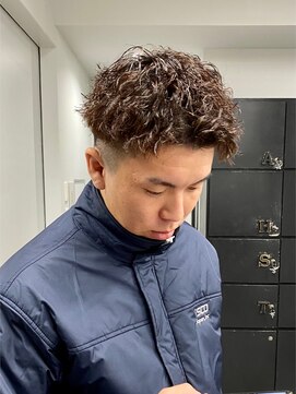 ヘアー アイス 御器所本店(HAIR ICI) アップバング束感ショートツーブロックツイストパーマ