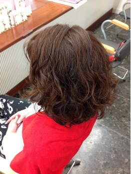 ときわ美容室の写真/気になる白髪も素敵なスタイルに!【ダメージレス×自然な仕上がり】で、毎日を華やかに彩る髪色に大変身♪