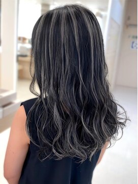 シャルムバイケンジ(Charm.by KENJE) デザインカラーバレイヤージュ細めハイライト白髪ぼかし東京銀座