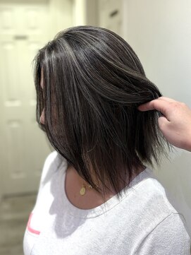 フーバイケンジ(fuu + KENJE) さりげないハイライトでつくる 大人ナチュラルボブ／mai