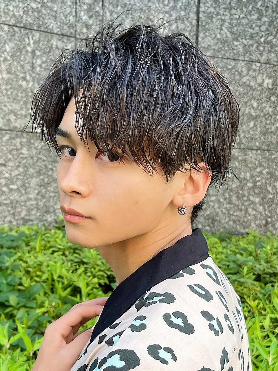 ニュアンスソフトツイストスパイラルセンターパートフェザー