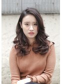 大人エレガントなリバースカールのミディアムスタイル