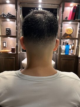 バレス 田町(BALES) [スキンフェード/ツイストスパイラル/田町]