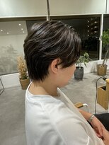 ヤテ(yate')&nbsp;センターパート　縮毛矯正　ニュアンス