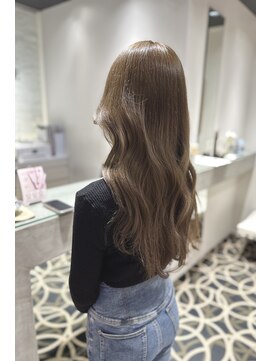 ビーハイブ 一番町店 アヴェダ(BEHIVE) 白い振袖に似合う柔らかミルクティーベージュ