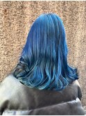 ブルーカラー　ミディアムボブ　ライトブルー　ケアブリーチ