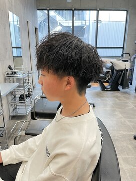 クリアバイフォレスト 流山おおたかの森(Clear by Forest.) 刈り上げマッシュ×ツイストパーマ