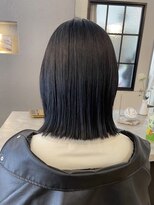 ヴィサージュバスク(VISAGE ba.s.k) 切りっぱなしボブ×顔周りレイヤー