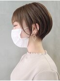 横浜西口ショートボブ顔周りレイヤーカット前髪ありベージュ