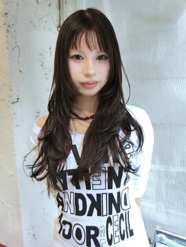 ノラ シブヤ(NORA) ロングレイヤー黒髪レイヤーウルフカットハッシュカットシャギー