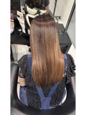 髪質改善ストレートで憧れのツヤ髪に