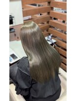 リル バイ ラミール(LiL by lamiell)&nbsp;ブリーチなしWカラー シアーグレージュ