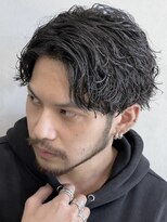 フィフス 大分(fifth)&nbsp;大分つよめツイストスパイラルパーマメンズカットセンターパート