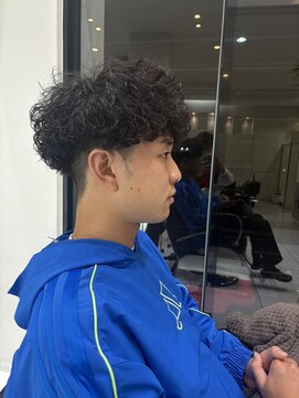 当て感バッチリ♪波巻きパーマ