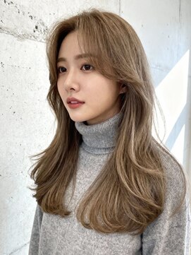 エイチ 大阪梅田(H) アンブレラカラーミディアムヘアショートカットセミロング50代
