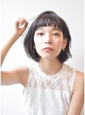 ボブカーキグレージュ大人かわいいフェザーバング