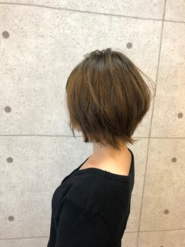 ヘア デザイン ビーチ(Hair Design Beach) 【Beach】　ショートウルフ×エメラルドベージュ