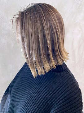 アイティーバイアルバム 八王子店(IT by ALBUM) バレイヤージュボブ_カーキグレージュマッシュショート_ba321773