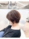 ショートヘア_マロンベージュ Aラインボブ かきあげ